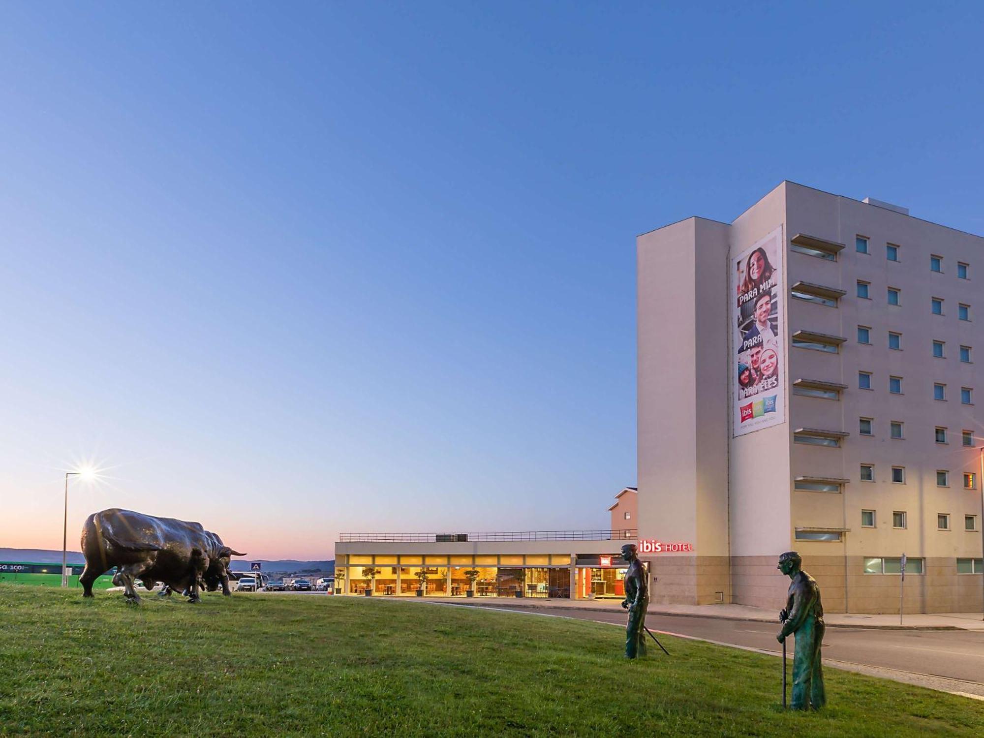 Hotel Ibis Bragança מראה חיצוני תמונה