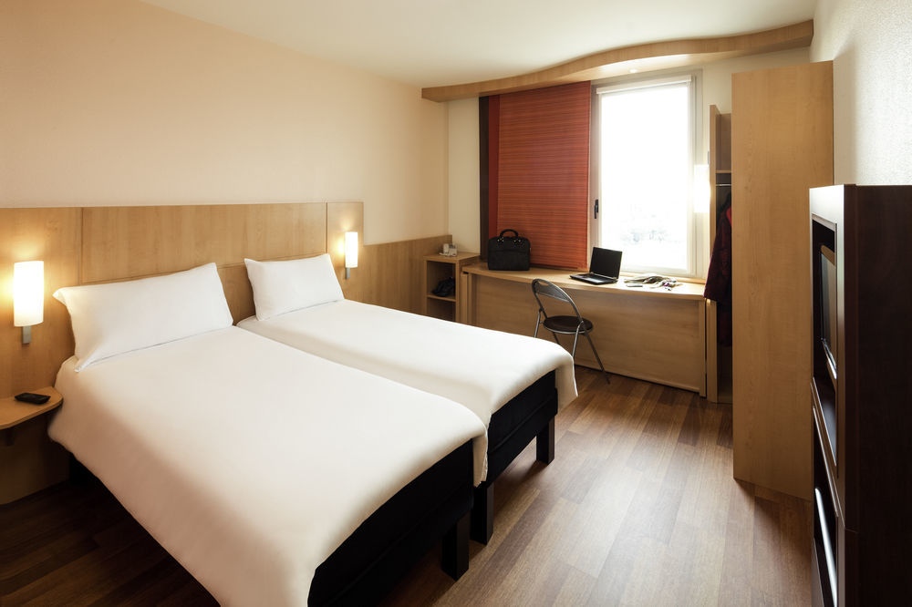Hotel Ibis Bragança מראה חיצוני תמונה